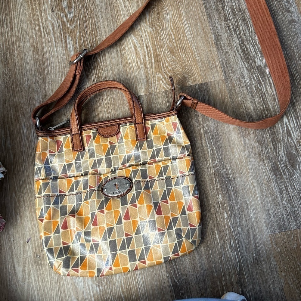 Fossil calypso coated crossbody purse excellent condition